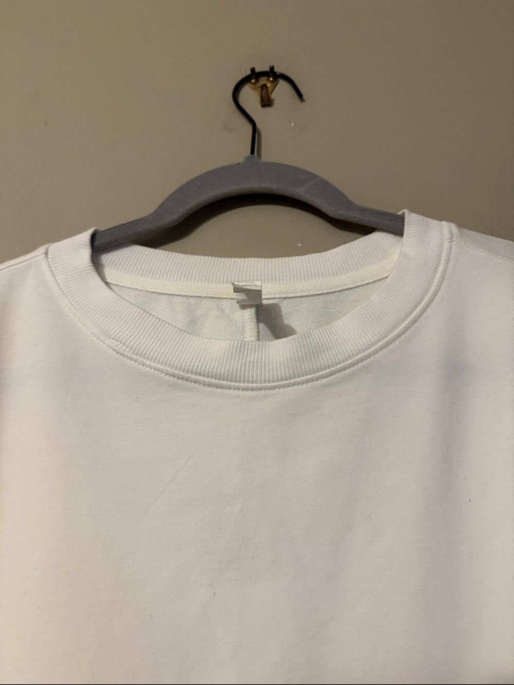 NWT- ZELLA Cozy Long Sleeve exposed hem Tee shirt, White, Medium - Picture 2 of 12
